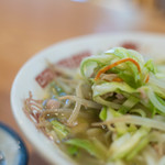 宝来家 - 湯麪（たんめん）、胡蘿蔔絲（せりにんじんせん）