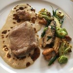 レストラン クレッセント - ブルターニュ産　仔牛のミジョテ　クリームソースといろいろな茸