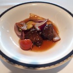 銀座アスター - 牛フィレ肉の甘酢炒め黒酢風味

お肉柔らかい。甘酢のとろみも良いし、お野菜が意外とたっぷりなのも嬉しい。