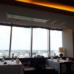 銀座アスター - 高層階にあって窓が大きいので、川口市街が一望出来ますね。