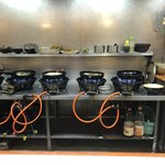 みかど - この6個の五徳をひとりのお母さんが自在に操るのが凄い！！ 分身して三人に見えました！ 