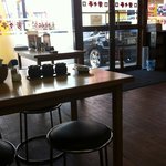 芳々亭 - テーブル席