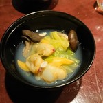 りょうりや 御旅屋 - 青柳と新キャベツの酒蒸し