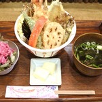 米と天ぷら 悠々 - 海老のとキスの天ぷら丼ぶり