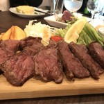 KATSUO  - ブラックアンガス赤身牛の塊肉ステーキ 1,543円。