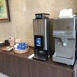 名古屋ビーズホテル - フロントラウンジのコーヒーマシン
