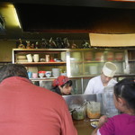 ふくちゃんラーメン - 店内で行列中。注文はここで。 