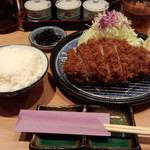 上ロースかつ定食(1800円）