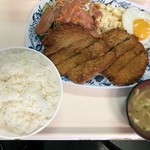 お食事処 波布 - 2018年5月29日  とんかつ定食 750円（かつが、2枚も・・・）