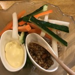 居酒屋山さん - 野菜スティック(麦味噌が本当に美味しい)