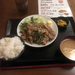 居酒屋 たけちゃん - 生姜焼き定食780円、ご飯はこれでも普通盛