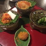 魚酔庭 - 酒肴三種(ホヤばくだん、アワビの肝、エビ味噌)に無理言って追加してもらった卵黄漬けのカラスミかけ