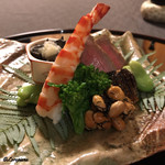 御料理 寺沢 - 車海老に岩手牛のロースト､真鰯､一寸豆､菜花､大豆と姫ひじき､海鼠酢