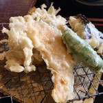 じん兵衛 - ＋50円の野菜天