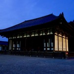 四季の鮨 蔵人 - ［2018/05］様々な厄災を逃れるために仏教に帰依したと言われますが、それは平城京の限界によるものでした(写真は興福寺東金堂[国宝])。