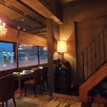 Bistro Franky Hotel - 店内階段を使ってお食事後はアフターバーがベスト