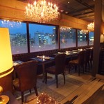 Bistro Franky Hotel - レザーチェアの座り心地は抜群