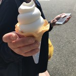 長坂養蜂場 - はちみつソフトクリーム　４００円