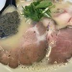 風見鶏 - 風見鶏尾鷲店 煮干鶏白湯らーめん（味玉付き）アップ