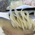 風見鶏 - 風見鶏尾鷲店 煮干鶏白湯らーめん（味玉付き）麺