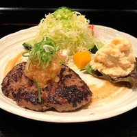 御二九と八さい はちべー - 牛タンハンバーグと温野菜