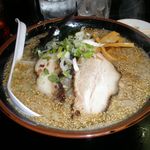末廣 - 末廣らぁめん 750円