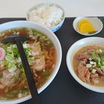 まんぷく食堂 - ラーメンとミニもつ煮込み（半ライス付き）