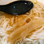 中村麺三郎商店 - トロトロの鶏白湯餡とフカヒレを塩そばに載せてみても美味しい。