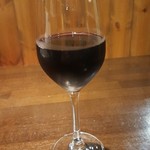 ホルモンバルヤマト - グラス赤ワイン　飲みホーダイに入っている。！