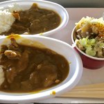 フードコートCHIBA - ミニカレー、もつ煮込み