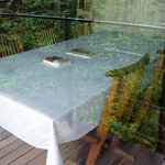 六花山荘 - 個室（テラス側から）。