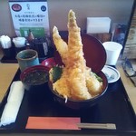 どんと屋 - 見えませんが３本あります