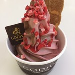 GODIVA - ホワイトチョコレートストロベリー