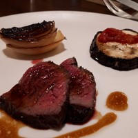 テストキッチンエイチ - 宮城県産赤牛の薪焼き