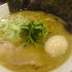 赤坂山王流らーめん - ラーメン（味玉入り）