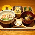 立場割烹 SSAW - 三色鯛の焼き込み飯 1000円