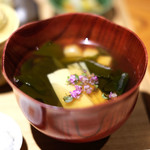 立場割烹 SSAW - 三色鯛の焼き込み飯 1000円 の汁なし若竹椀