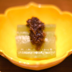 立場割烹 SSAW - 三色鯛の焼き込み飯 1000円 のふきサラダ