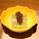 立場割烹 SSAW - 三色鯛の焼き込み飯 1000円 のふきサラダ