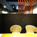 立場割烹 SSAW - 店内のテーブル席の風景です