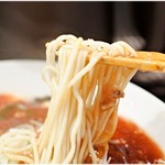 麺屋 愛心 - 小麦の風味の強い麺。