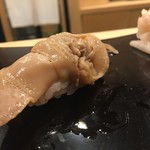 なか條 - ハマグリの握り。貝のプリっとした食感が楽しめます。やはり美味い
