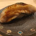 なか條 - アナゴの握り。柔らかくふんわりとしたアナゴに合うような甘いタレがドンピシャ合ってる。最高