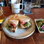 DAYBREAK　Liquor&Coffee - ランチセット　2018/6　おしどりと梅肉ソースのサンドイッチ