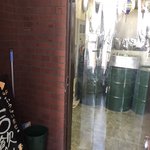 立ち飲み居酒屋 ドラム缶 - 4階のお店の入口