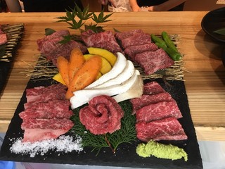 Homba tokusen oumi gyuu yakiniku sukiyaki ikemoto - 