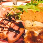 イタリア食堂TOKABO - レバパテたくさん盛られてました^ ^