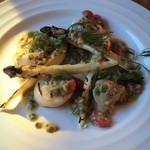 ヴァン・デ・トラントサンク - 帆立とアスパラ。