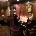 ステーキ＆ワイン オクソン - ピアノ演奏まで