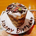 BRONCO BILLY - ★★★バースデーケーキ 0円 バカデカいカップケーキに生クリームのトッピング